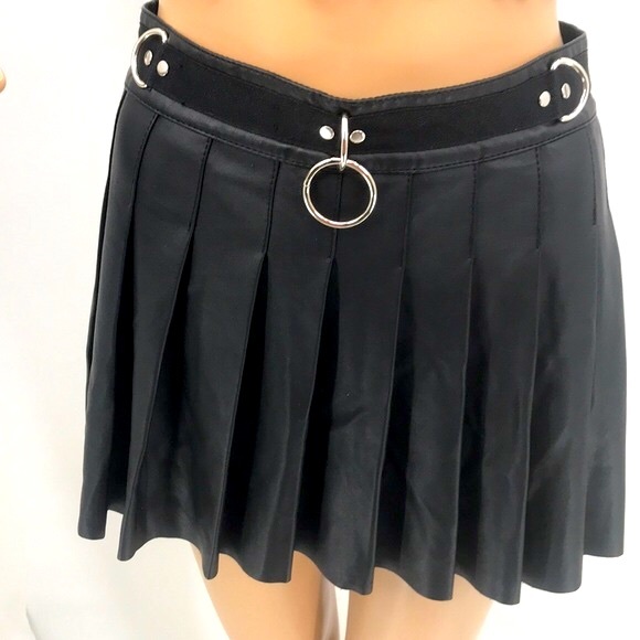 New Dolls Kill Current Mood Spade Punk Goth Vegan Leather Pleated Mini Skirt NWT - Picture 3 of 16